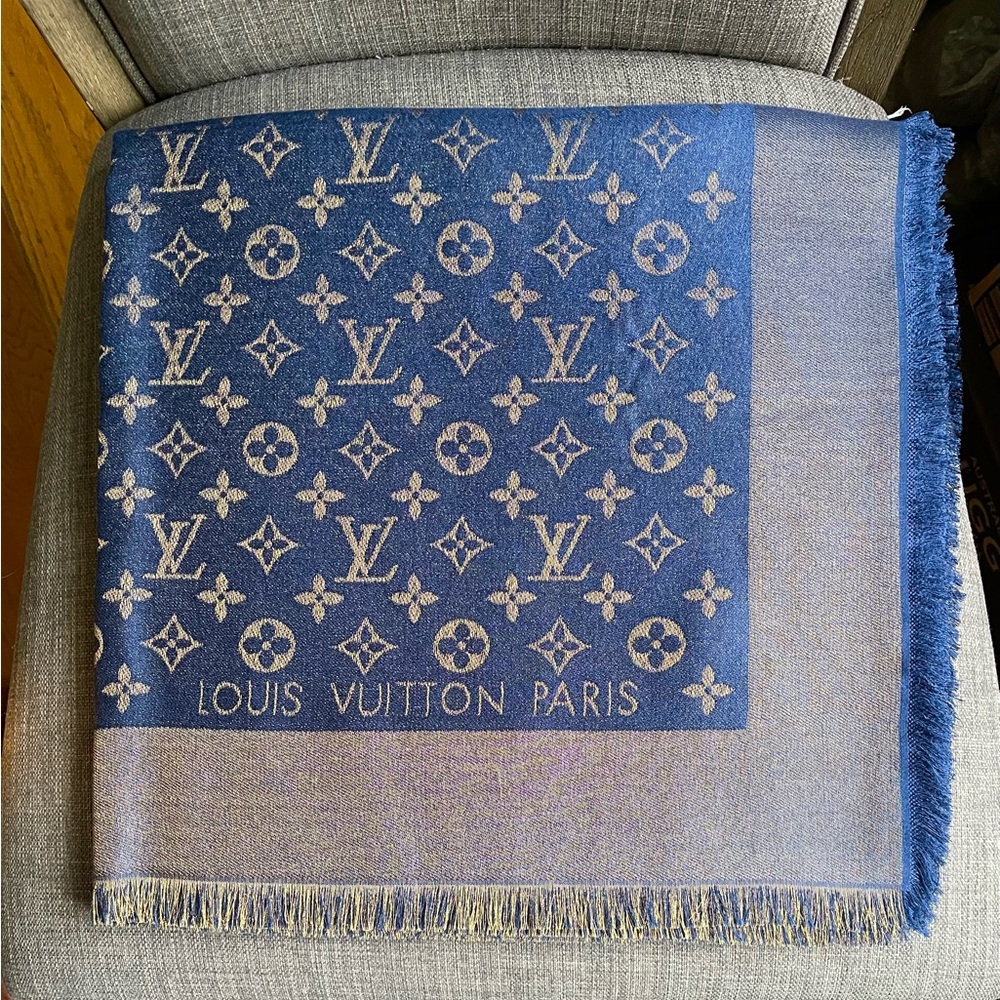 Louis Vuitton Monogram Blue Shine Shawl